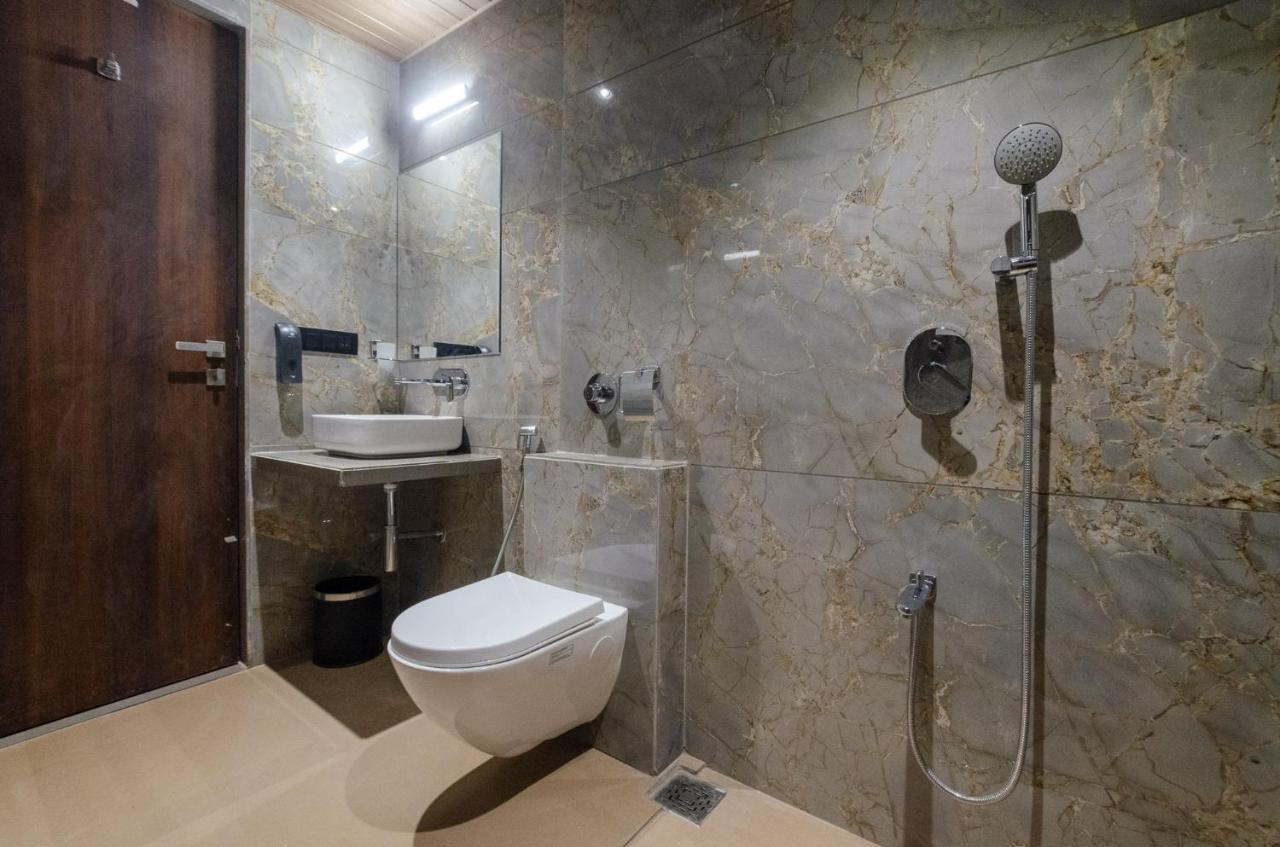 Hotel Diamond 26 Сурат Екстер'єр фото