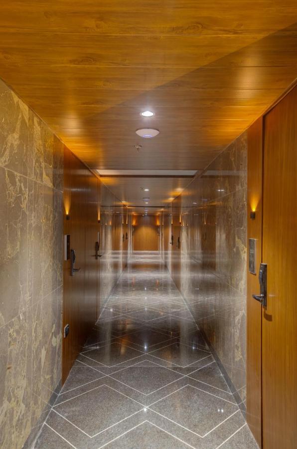 Hotel Diamond 26 Сурат Екстер'єр фото