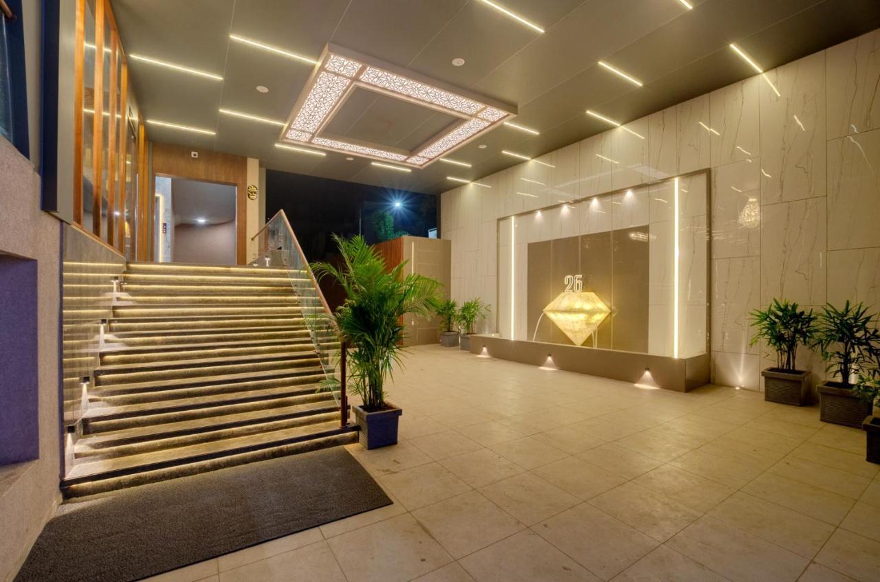 Hotel Diamond 26 Сурат Екстер'єр фото